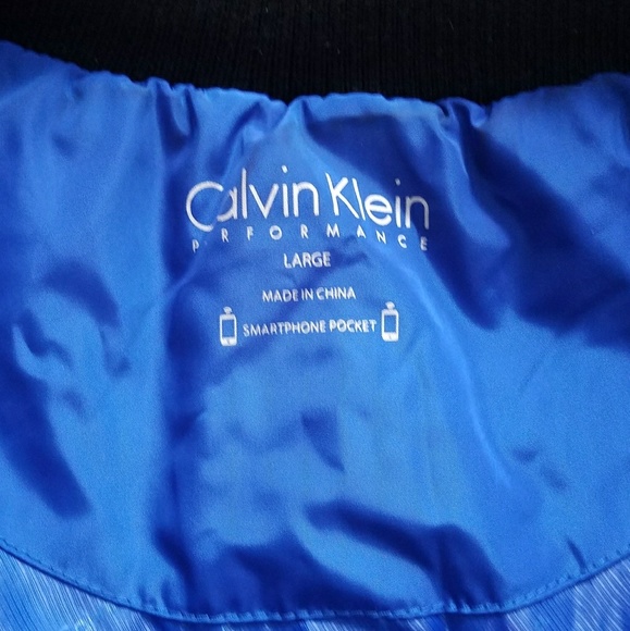 - VERY BEAUTIFUL Calvin Klein Vest red and blue one. - Picture 3 of 5